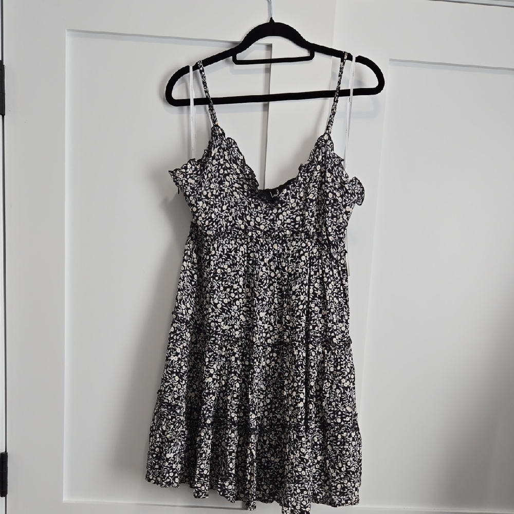 Lulu's Black and White Sleeveless Mini Sundress